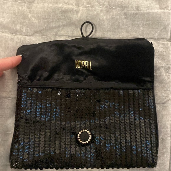 Norell Vintage Black sequin clutch with rhinestone closure - Picture 3 of 3